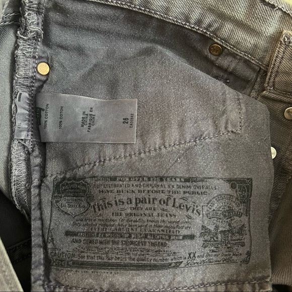 Levi’s 501 distressed shorts - Picture 6 of 7